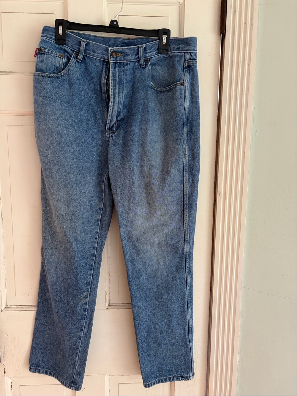 Bugle Boy women’s Blue Straight-Leg Jeans, size 32/28
